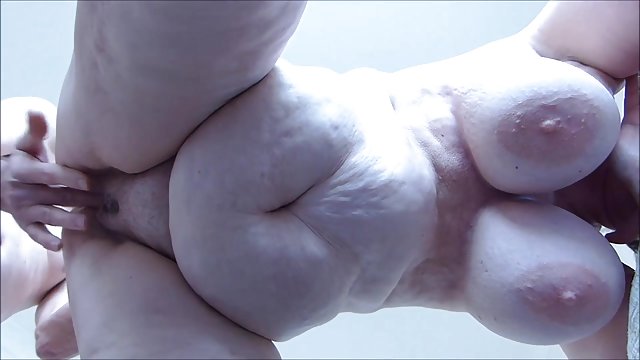 他媽的在金發蕩婦Keira Nicole的陰部